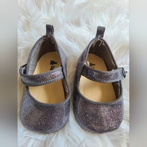 BabyGap 6-12 months MaryJanes